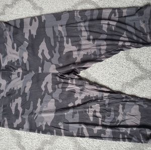 ■4/20$$!!■ Grey Camo capris